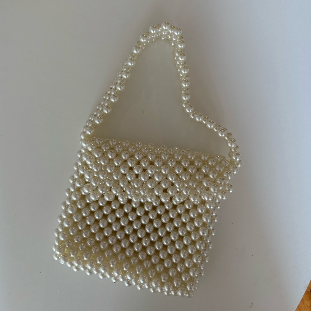Pearl shoulder bag